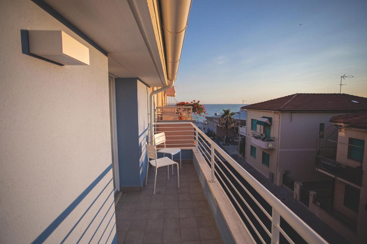 Via Siena 4 - Suites & Rooms Marina di Cecina Dış mekan fotoğraf